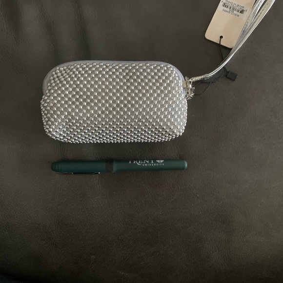 Silver toned clutch - Picture 4 of 4